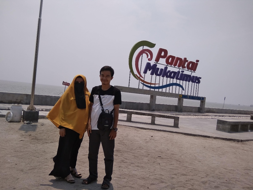 Babymoon di Pantai Mukalimus