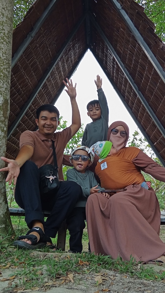 Liburan ke Jambu Marina