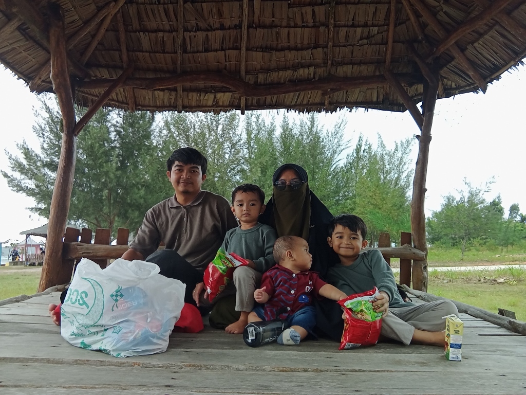 Liburan Santai ke Pantai